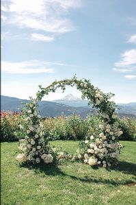 One stunning arch idea might be ideal for your outdoor wedding. I’m obsessed with that for setting the scene. Add it to your outdoor wedding plans.