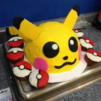 Cutest mfff Pokemon Pikachu cake! With Pokéball cupcakes!