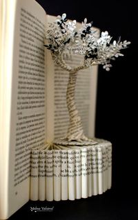 Buch Papier-Kunst-Skulptur Baum des Lebens von MalenaValcarcel