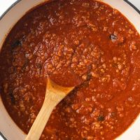 Ground turkey meat sauce is a lean meat sauce made with ground turkey meat instead of ground beef. Serve this healthy and hearty meat sauce with your favorite pasta!