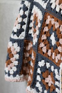 Granny Square Blanket Pattern – Mama In A Stitch