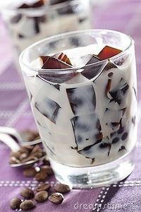 Holiday Drink - freeze coffee as ice cubes and add to Baileys and vanilla vodka #christmasfoodideas