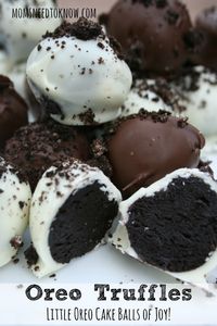 This Oreo Truffles recipe is sure to be a crowd-pleaser. So easy to make, but everyone just goes crazy for these little Oreo Cake Balls! Add them to your Christmas baking list!Oreo Truffles Recipe | Oreo Cake Ball Recipe!