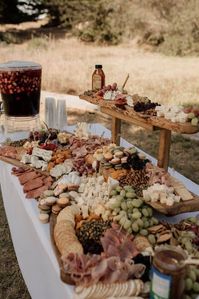 20 Charcuterie Board Ideas for Weddings » Lady Decluttered