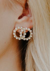 Scalloped Interlocking Jeweled Stud Earrings – Adorabelles