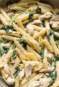 Hello comfort food! This creamy garlic chicken spinach pasta is to die for. A quick and easy recipe!