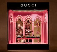 Gucci's Holiday Store Windows - BagAddicts Anonymous