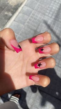 pink star nails very mindful very demure