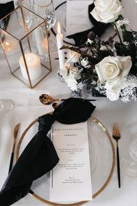 [PaidAd] Wedding Reception Table Settings For A Modern Cozy Wedding #blackweddingreceptiondecor