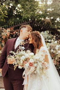 Inspire your fall wedding in Utah or beyond with this rustic inspired outdoor wedding at Mill Creek Inn captured by Ashlyn French Photography Rust Wedding Inspo