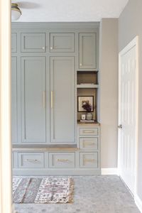 Mudrooms serve as the dedicated space for you to take off your backpack, coat, hat and shoes before entering the home. This space should be durable for muddy footprints and a catchall for personal items and equipment. I am so excited to finally reveal this mudroom makeover with you all! The goal for this renovation project was to upgrade from boring builder-grade to become more custom and personalized to reflect my client’s style.