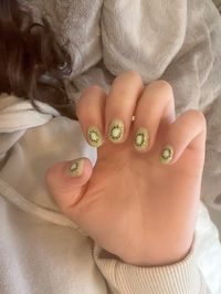 kiwi nail art short