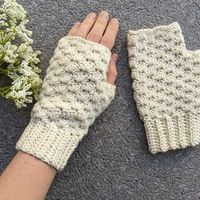 Stay warm and stylish during any season with our Crochet Fingerless Gloves pattern! Perfect for keeping your hands cozy while allowing free movement. Ideal for chilly days and a great accessory for any outfit. Easy to make and customize!  #crochethandwarmers, #crochetfingerlessgloves, #crochetgloves, #crochettutorials, #crochetpatterns, #crochet