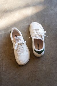 One of the newest barefoot shoe brands--Ohne Project. Find out more about these sneakers, along with other new brands.