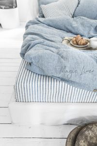 This blue and white striped pure linen fitted sheet is durable, breathable and high quality. Composition: 100% linen, stone washed.