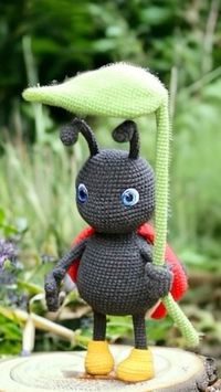 Crochet ladybug pattern. Crochet frame toy amigurumi pattern. Cute insect pattern. Instant download pdf. Crochet decorations for baby room. DIY toys for kids #amigurumi #crochettoysanddolls #crochettoypattern #diytoysforkids