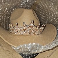 Ready To Ship, Crown On Cowboy Hat, Bling Out On A Girl's Night, Special Day, Graduation, Or Just Because. Make A Bundle & Offer.