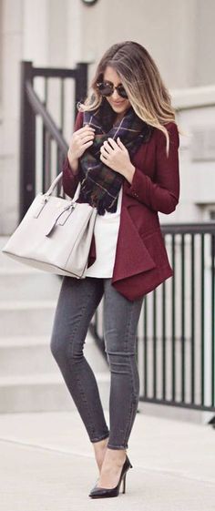 #fall #fashion / burgundy blazer + tartan scarf Fall Outfits 2014, Outfits 2014, Thanksgiving Outfit Ideas, Looks Jeans, Burgundy Blazer, Outfits 2016, Fashionable Outfits, Style Inspiration Fall