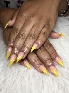 Yellow Stelito Nails, Yellow Stiletto Nails Design, Yellow Almond Acrylic Nails, Yellow Stilleto Nails, Yellow Almond Nails Design, Ombre Yellow Nails, Ombre Nails Yellow, Trendy Stiletto Nails, Stelito Nails