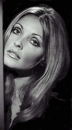 Sharon Tate Makeup, 60s Hair, Nancy Sinatra