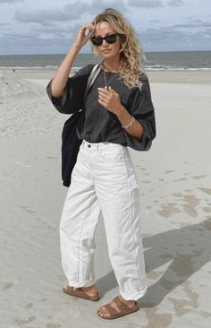 Anouk Yve, Dope Style, White Pants Outfit, Barrel Jeans, Casual Knitwear, Best Company, Mum Fashion, Salty Hair, Mama Style