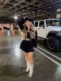 Dress Western Outfits Women, Cowgirl Outfits With White Boots, Black Boots Western Outfit, Black And White Western Outfits, Black And White Cowgirl Boots Outfit, Cowgirl Outfits Black Boots, Western 21st Birthday Outfit, Cowgirl Inspo Outfits, Western Boots And Dress Outfit