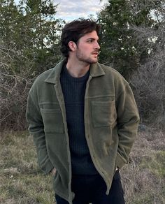 Cute Hiking Outfits, Hiking Date, Date Aesthetic, Classy Outfits Men, Outfits Hombre, Contrast Top, Fall Outfits Men, Canvas Jacket, Elegante Casual