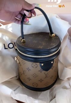 Sac Louis Vuitton, Trading System, Louis Vuitton Purse, Luxury Purses, Cute Purses, Louis Vuitton Shoes, Purse Accessories