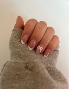 #coquette#style#roomdecor#nails Painted Nails Inspo Short, Oval Dip Nail Designs, Aesthetic Simple Nails Short, Cute Short Acrylic Nails Y2k, Nail Inspo Gel Tips, Short Nails At Home Ideas, Cute Painted Nails Short, Simple Nail Inspo Almond Short, White Nails With Bow Design