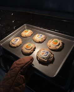 Fall Cookies Aesthetic, Halloween Cookies Aesthetic, Baking Halloween Cookies, Cookies Pillsbury, Pillsbury Halloween Cookies, Baking Halloween, Sage Risotto, Butternut Squash And Sage, Pillsbury Cookies