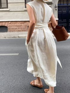 Vacation Plain V Neck Linen Dress With Belt Linen Dress Outfit, Simple Linen Dress, Linen Summer Outfits, Casual Chiffon Dress, Chiffon White Dress, Simple Linen, Linen Design, Black Sleeveless Midi Dress, How To Look Expensive