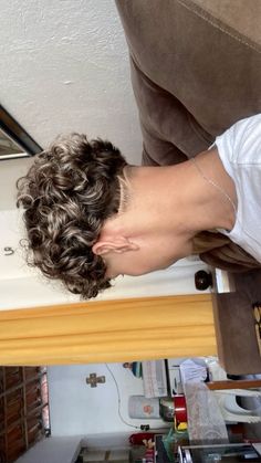 Curly Hair Highlights Men, Curly Hair Taper, Hair Types Men, Low Taper Fade Haircut, Hair Guys