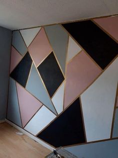 Abstract Room Painting Wall, Leaving Room Wall Painting Ideas, Wall Designs Painted, Painting Walls Ideas Bedroom Aesthetic, Pink Black White And Gold Bedroom Ideas, Gold Wall In Bedroom, Tape Off Wall Painting, Wall Painting Tape Designs, Painted Walls Ideas Aesthetic