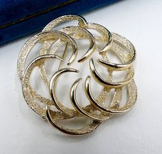 "Vintage signed Sarah Roy gold tone brooch, In good vintage condition, It's 2\" ¼ across. Weighs 1 Oz. Thanks." Swarovski Brooch, Vintage Germany, Sterling Silver Marcasite, Glass Rings, Ring Photos, Moon Stone, Vintage Signs, Vintage Sterling Silver, Vintage Gold