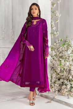 Rosette Ombre Dupatta, Resham Embroidery, Pakistani Formal Dresses, Designer Outfit, Pakistani Wedding Outfits, Pakistani Fashion Party Wear, Casual Party Dresses, Bridal Party Dresses, Indian Dress