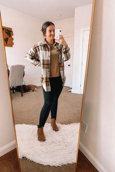 Flannel Shirt Work Outfit, Teacher Flannel Outfit, Flannel Work Outfit Business Casual, Business Casual Flannel Outfit, Cream Flannel Outfit, Fall Casual Work Outfits, Fall Flannel Outfits, Brown Flannel Outfit, White Flannel Outfit