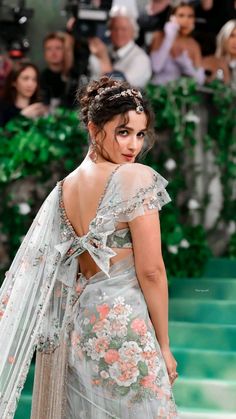 Alia Bhatt Sabyasachi Lehenga, Alia Bhatt Wedding Aesthetic, Alia Bhatt Saree Looks, Saree Styles Alia Bhatt, Wedding Aesthetic Outfit, Alia Bhatt Met Gala Hairstyle, Alia Bhatt In Saree, Alia Bhatt Met Gala Look Saree