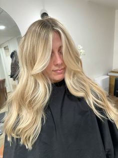 #goldenblonde #honeyblondehair #balayage #blondehaircolor #hairstyles Hair Color Ideas For Golden Blonde, Blonde Balayage On Long Hair, Balayage Inspo Blonde, Tipped Out Ends, Blonde Balayage Vanilla, Copenhagen Blonde Hair, Blonde Root Highlights, Golden Blonde Hair With Root Smudge, Golden Blonde Hair Shadow Root