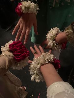 Indian Wedding Aesthetic, Filters Photo, South Asian Aesthetic, Pc Photo, Pakistani Culture, Filter Photo, Hilarious Photos