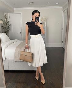 Womens Work Skirt Outfits, Spring Classy Outfits Chic, Classy Business Outfits Skirt, Corporate Skirts Outfits, Midi Skirt Outfit Office, Researcher Outfit, Business Casual Outfits For Women Skirt, Professional Skirt Outfits, Office Outfits Dress