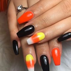 Best Candy Corn Nails Ideas for Halloween – Lavis Dip Systems Inc Nails Ideas For Halloween, Lilly Nails, Corn Nails, Candy Corn Nails, Patriotic Nails Design, Halloween Nail Art Easy, Festive Nails, Patriotic Nails, Halloween Acrylic