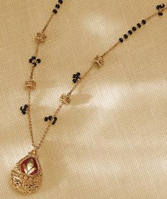 Antique Mangalsutra Designs, Mangal Sutra, Wedding Jewelry Sets Bridal Jewellery, Black Beads Mangalsutra Design, New Gold Jewellery Designs, Diamond Pendants Designs, Fancy Jewelry Necklace, Modern Gold Jewelry