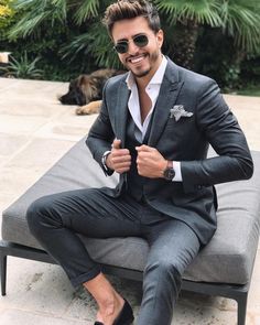 Men Formal Outfit, Mens Formal Outfits, A Man In A Suit, Man In A Suit, Grunge Dress, Traje Casual, How To Look Handsome, Fashion Suits For Men, Men Formal