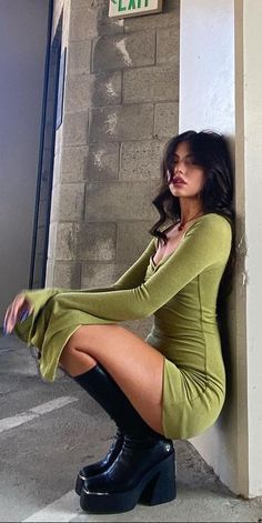 Pose Fotografi, Flare Long Sleeve, Neue Outfits, Foto Poses, Woman Dress, Looks Street Style, Mode Inspo, 가을 패�션, Looks Style