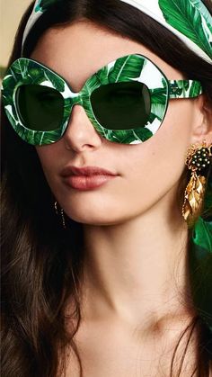 Foto Botanical Fashion, Dolce And Gabbana Eyewear, Dolce Gabbana Sunglasses, Mirrored Sunglasses Women, Botanical Garden, Look Casual, Eye Glasses