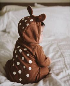 Snuggle up to your little bundle of joy with this super adorable Baby Brown 3D Deer Romper! Just imagine them jumping around wearing this super cute outfit that is also as comfortable as it looks good! Made of cotton material. The material is very soft and comfortable, kid-friendly, and breathable. This romper is an absolute must-have in giving your child the warmest, cutest, snuggest fit. Suitable for babies 3 months up to 12 months old. The hooded design also adds up on the cutesy factor of th Baby Deer Costume, Deer Onesie, Deer Costume, Animal Onesie, Bear Costume, Baby Jumpsuit, Baby Halloween Costumes, Baby Deer, Perfect Baby Shower Gift