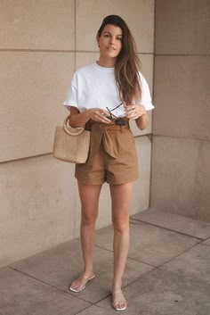 ugh love this whole look. Minimal Stil, Vacation Outfits Women, Push Up Lingerie, Summer Vacation Outfits, Travel Outfit Summer, Fashion Blogger Style, Minimal Outfit, Summer Fashion Trends