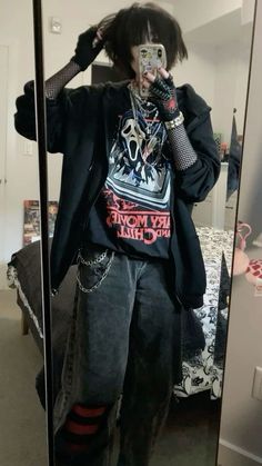 Punk Scene Aesthetic, 2000s Goth Fashion Men, Baggy Goth Clothes, Soft Grunge Outfits Masc, Emo Outfit Inspo Masc, Masc Alt Clothes, Emo Boy Aesthetic Outfits, Y2k Emo Fits, Scene Outfit Inspo Masc