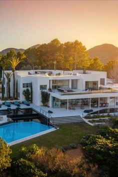 luxury villa in Ibiza Villa In Spain, Ibiza Villa Beach Houses, Villa By The Sea, Spanish Islands, Spanish Villa, Villa With Private Pool