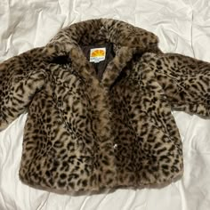 C&C California 5 Animal Print Jacket Snap Front Large Collar Pockets Fully Lined Polyester Long Sleeve Nwot . Warm Soft Cozy Winter Fall Spring Toddler Modern Cheetah Print Animal Print Evening Weekend Saturday Camp Park Play Like New New Without Tags Farmhouse Contemporary Clean Beauty Cute Vintage Jackets, Harajuku Fashion Winter, Cheetah Christmas Decor, Cheetah Print Fur Coat, Tiger Print Jacket, Cheetah Print Clothes, Animal Print Aesthetic, Animal Print Clothes, Cheetah Coat